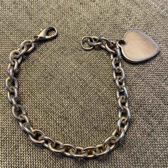 Vtg Silver-tone Bracelet with Heart Charm - Picture 1 of 3